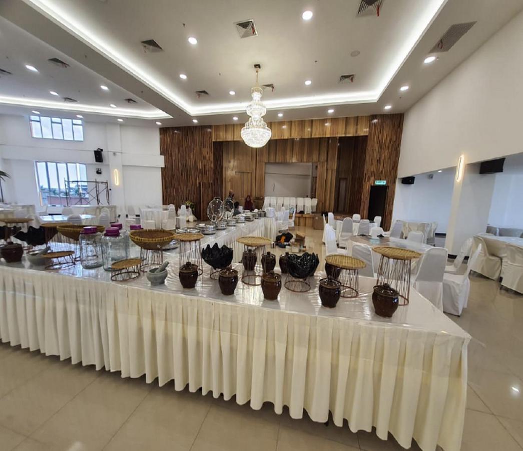 Sri Indar Hotel & Suites Parit Buntar Kültér fotó