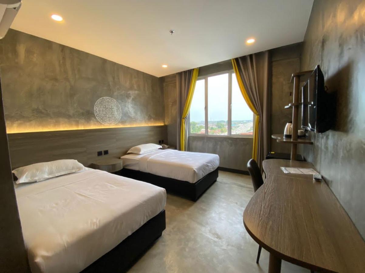 Sri Indar Hotel & Suites Parit Buntar Kültér fotó