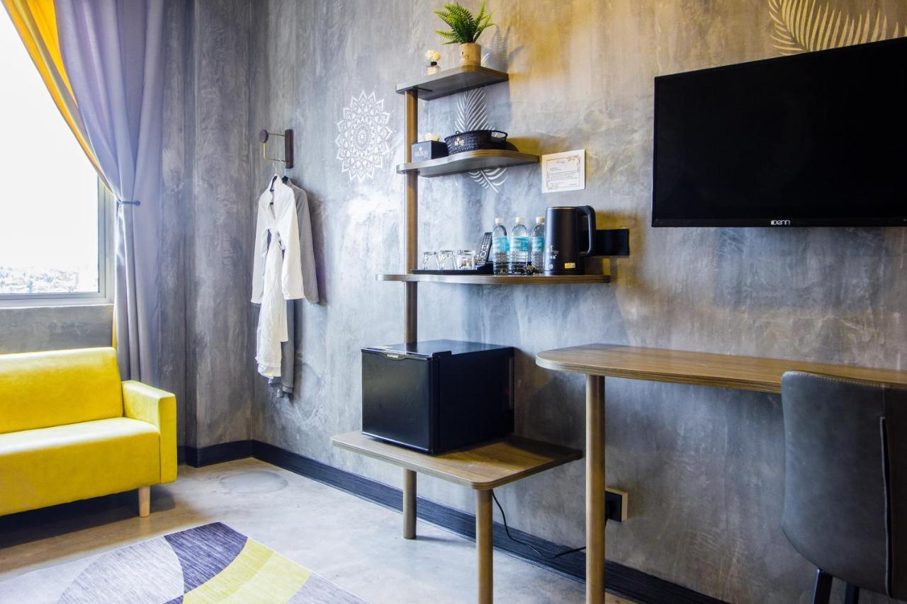 Sri Indar Hotel & Suites Parit Buntar Kültér fotó