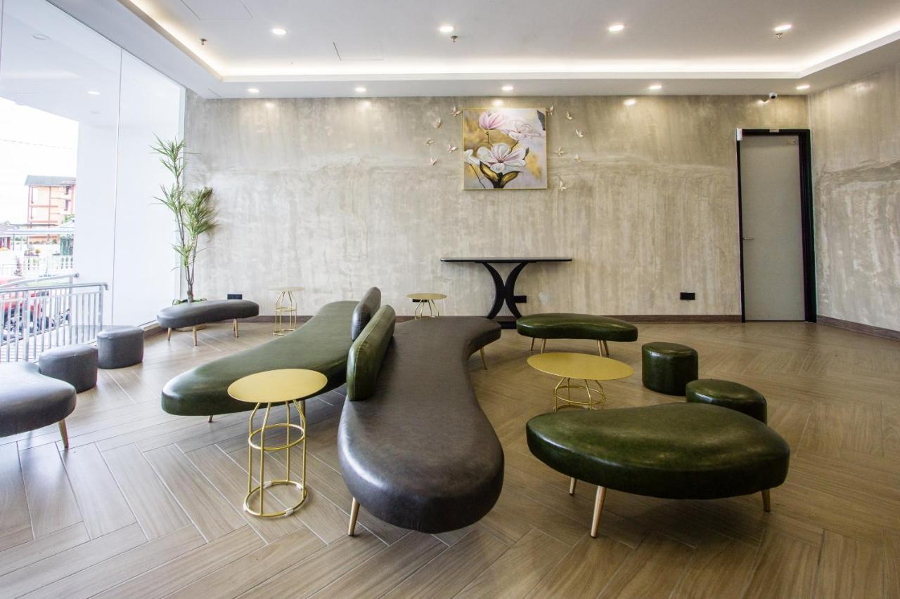 Sri Indar Hotel & Suites Parit Buntar Kültér fotó