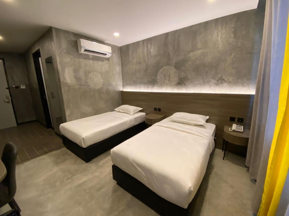 Sri Indar Hotel & Suites Parit Buntar Kültér fotó