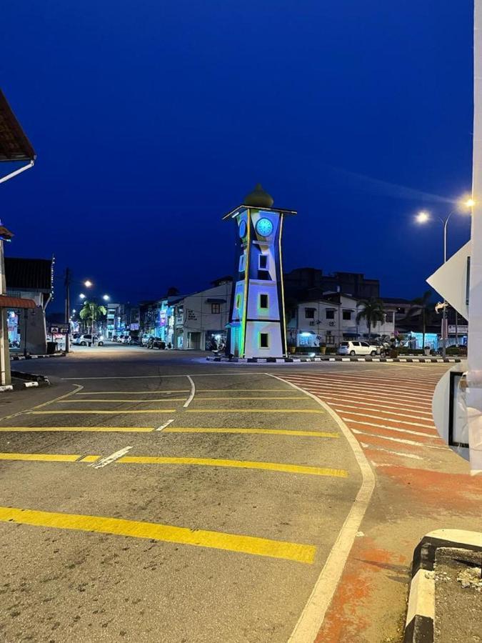 Sri Indar Hotel & Suites Parit Buntar Kültér fotó