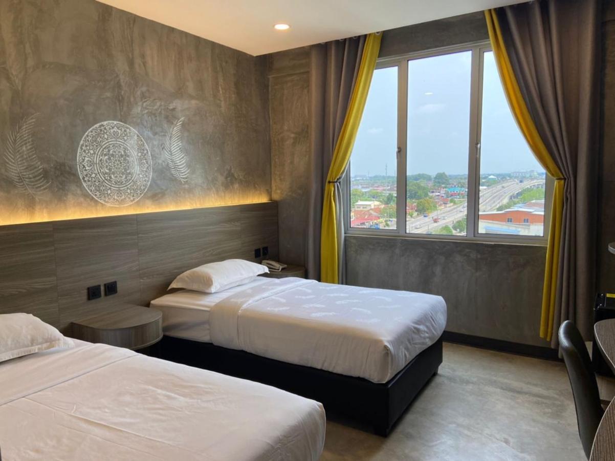 Sri Indar Hotel & Suites Parit Buntar Kültér fotó