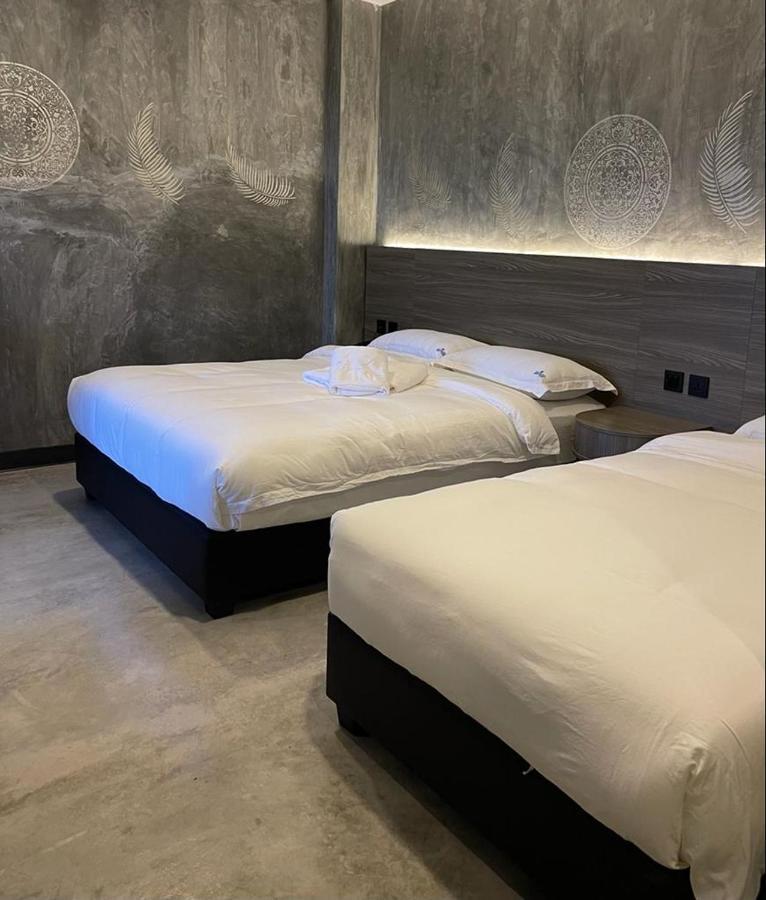 Sri Indar Hotel & Suites Parit Buntar Kültér fotó