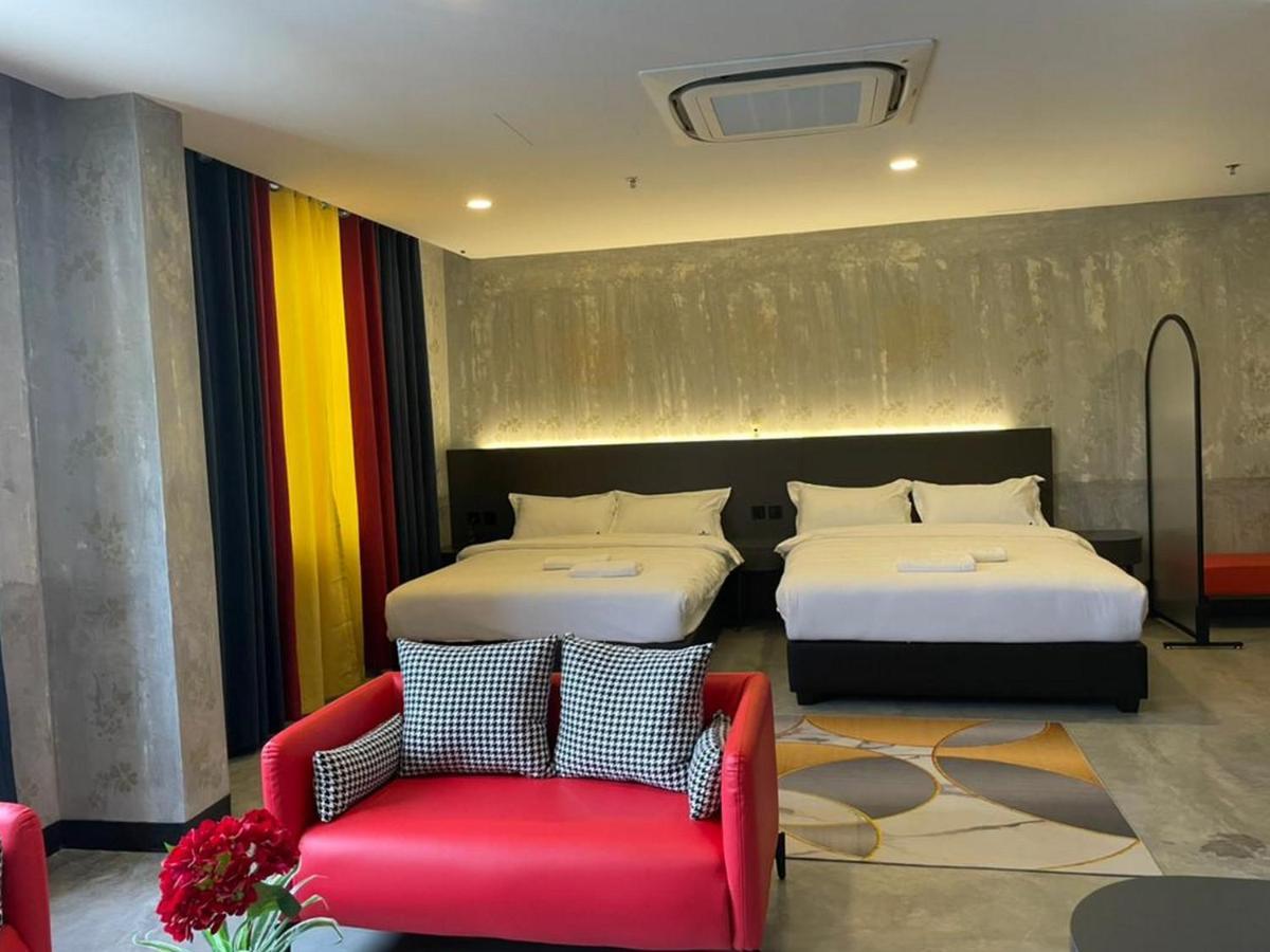 Sri Indar Hotel & Suites Parit Buntar Kültér fotó
