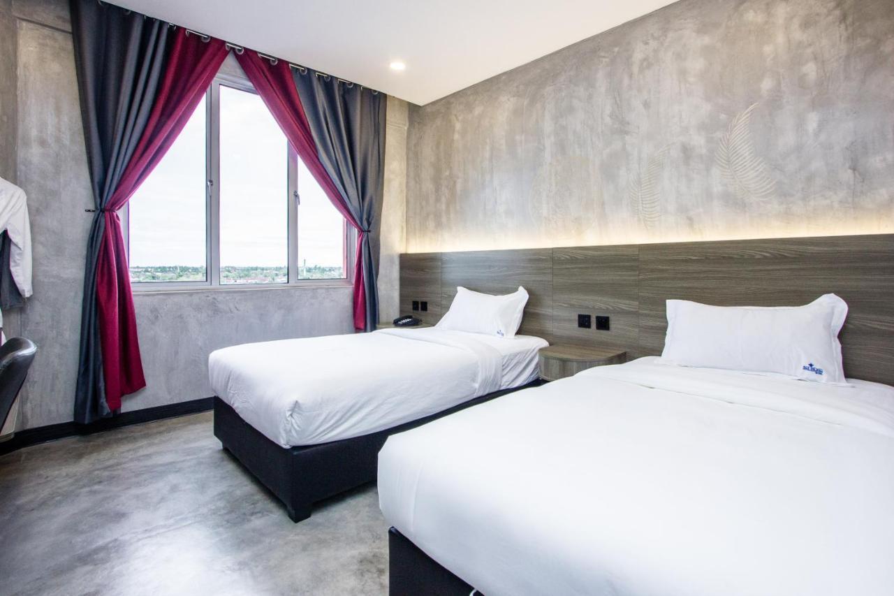 Sri Indar Hotel & Suites Parit Buntar Kültér fotó
